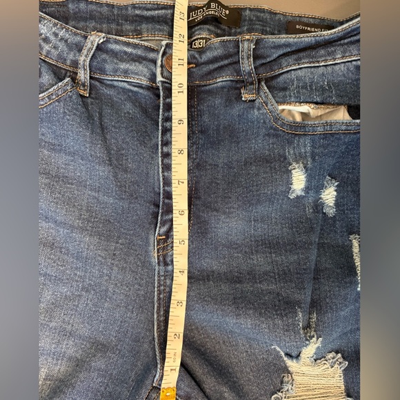 Judy Blue distressed denim jeans-13/31 - Picture 7 of 9